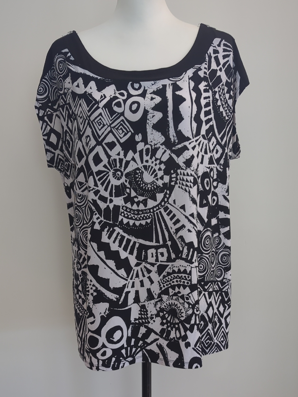 Suzie in the City Boho Black & White Abstract Tribal Print Tunic Blouse LARGE